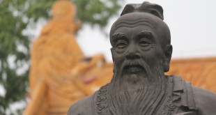 Confucius_Sculpture,_Nanjing